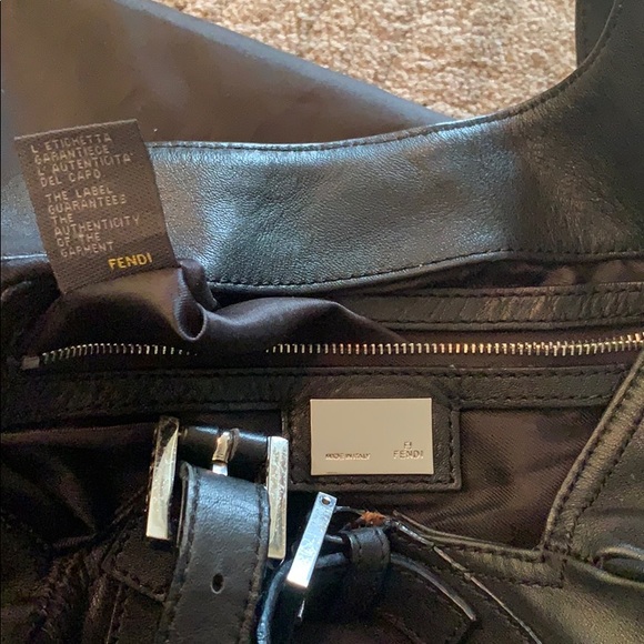 Authentic Fendi handbag bk leather, buckle closure - Picture 6 of 7